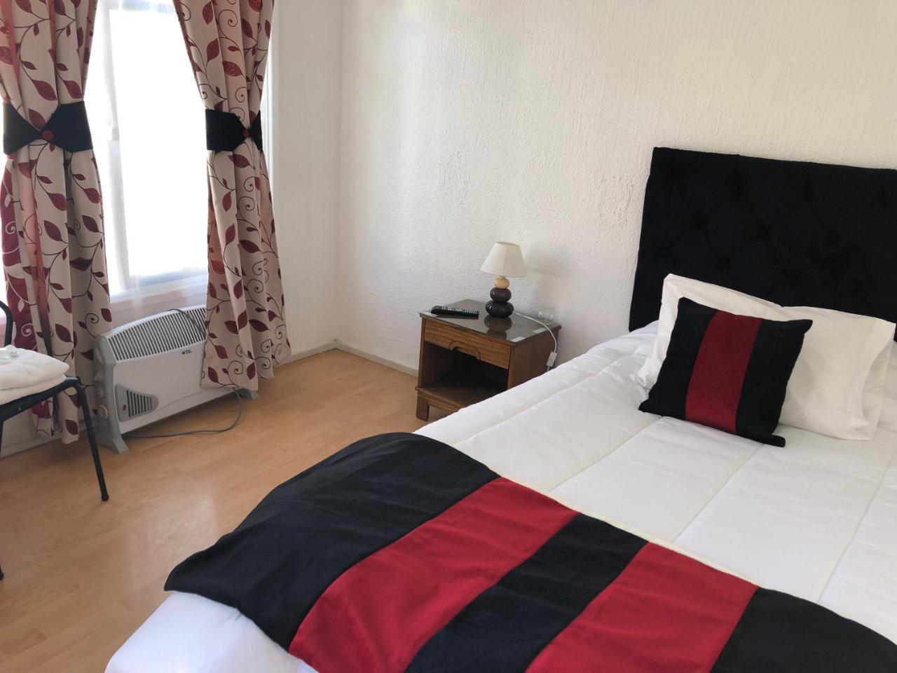 Hotel Cecil